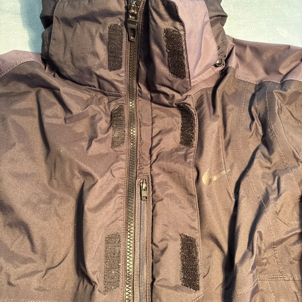 Nike Mens Hooded Rain Jacket Dark Charcoal Purple Full Zip MP3 Pocket Large